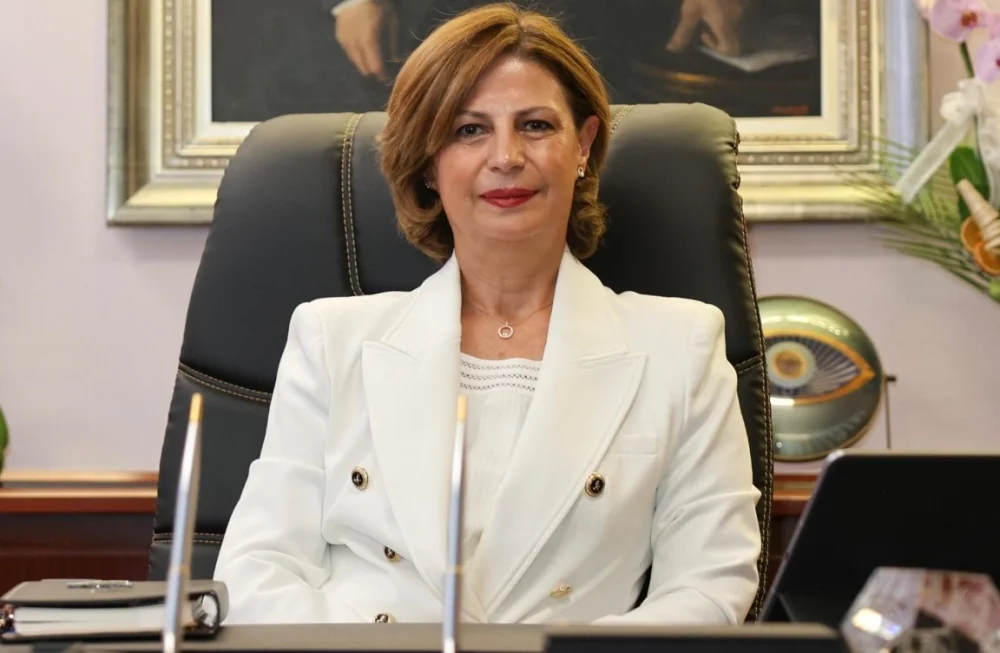 Büyükşehir Belediye Başkanı Ayşe Ünlüce Yeni Parti’ye katıldı